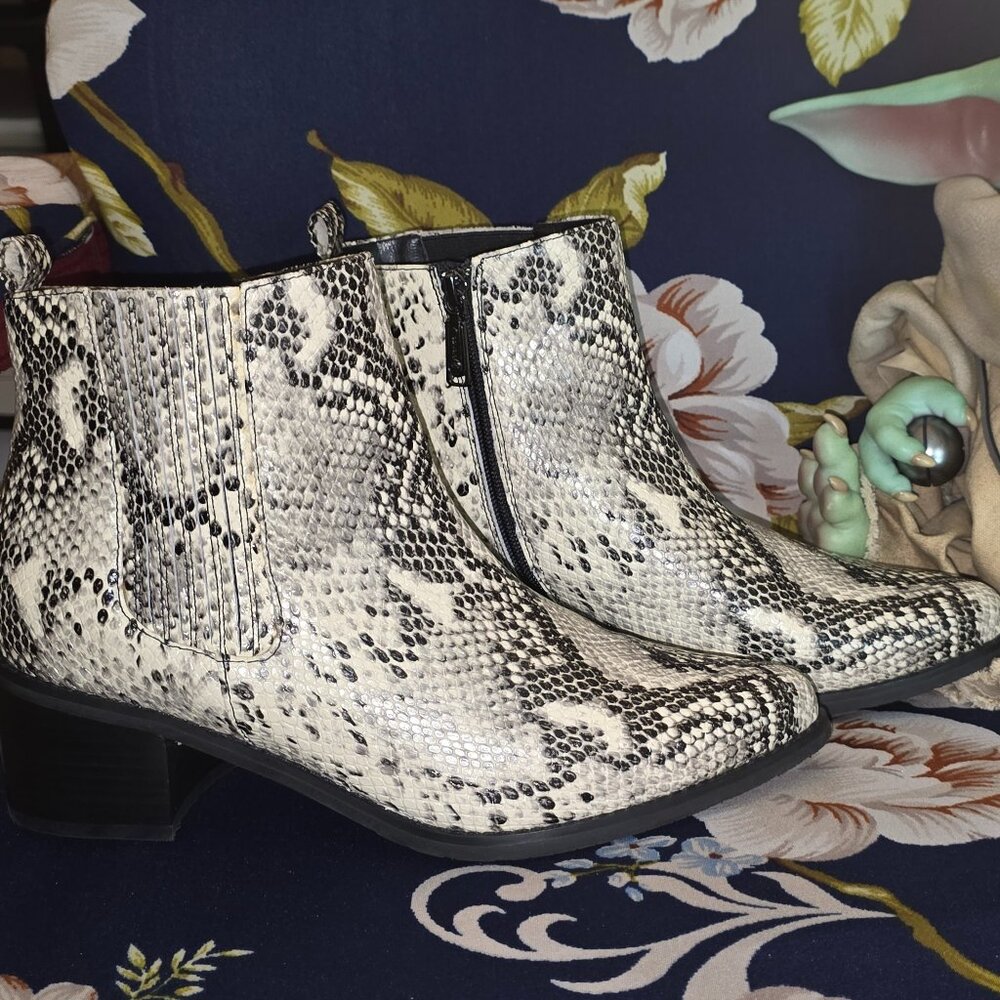 Blondo Elvina Waterproof Snake Embossed Chelsea Booties - women's size 10-11